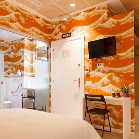 Host & Hotel