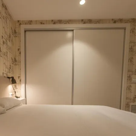 Guest house Host &