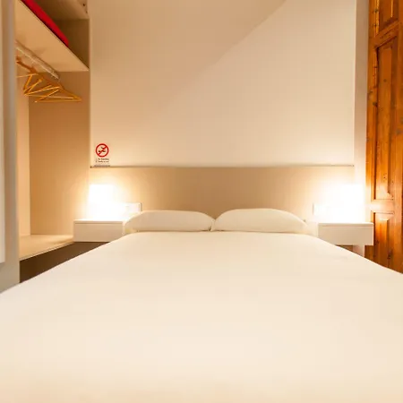 Hotel Host &