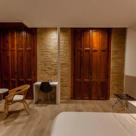 Host & バレンシア