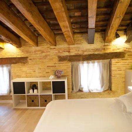 ゲストハウス Host &