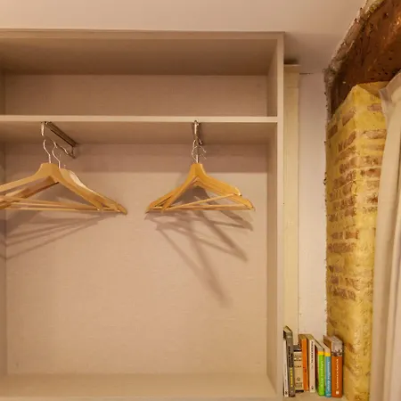 ゲストハウス Host &