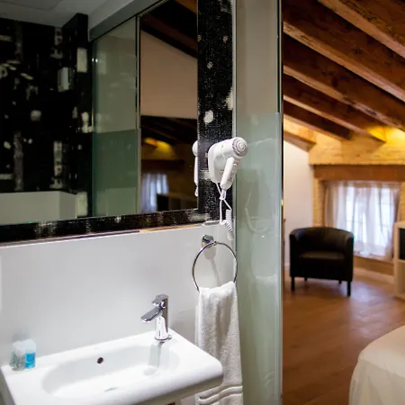 Hotel Host &