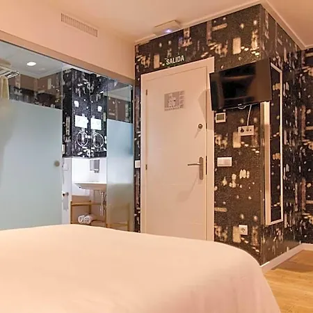 Hotel Host &
