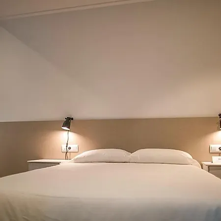 Host & Hotel