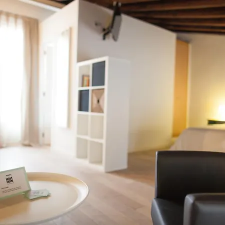 Guest house Host &