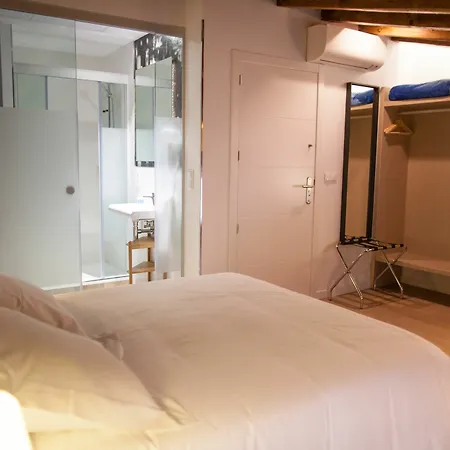 Guest house Host & 3*