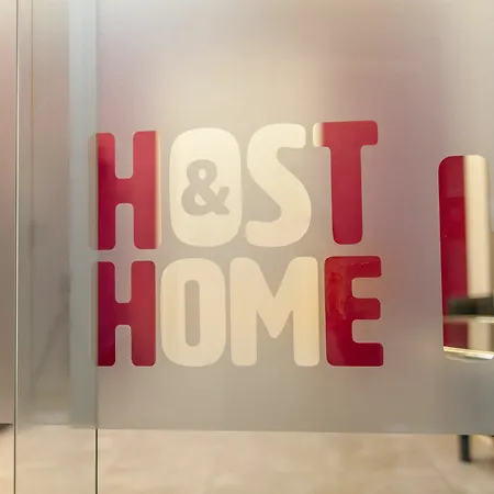 Guest house Host & Valencia