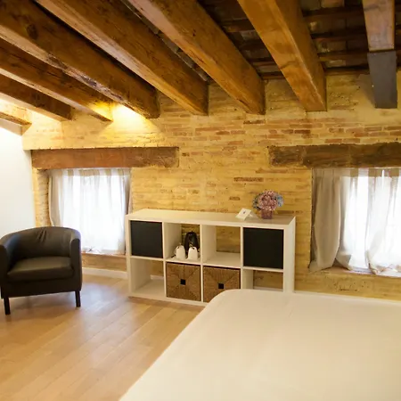 Guest house Host &