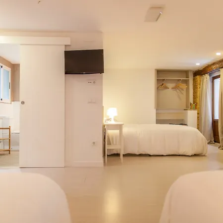 Guest house Host & 3*