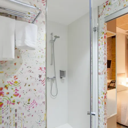 Host & Guest house 3*