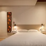 Host & Hotel