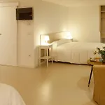 Host & ホテル バレンシア